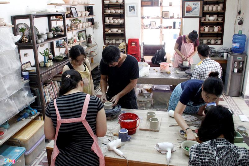 Hiện nay lớp học của ông có rất đông học viên với nhiều ca học khác nhau cho nhiều đối tượng khác nhau, cả người Việt lẫn người nước ngoài.